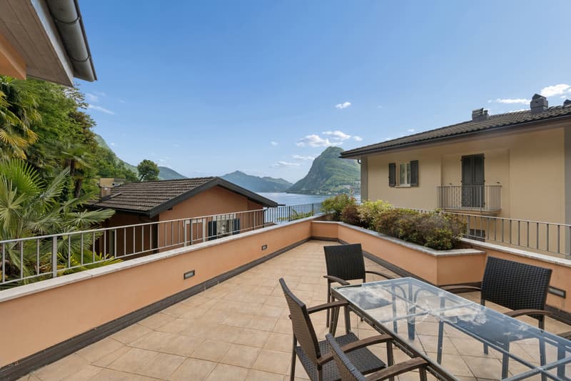 Residenza Diana: Elegante attico con giardino, piscina e vista lago (9)