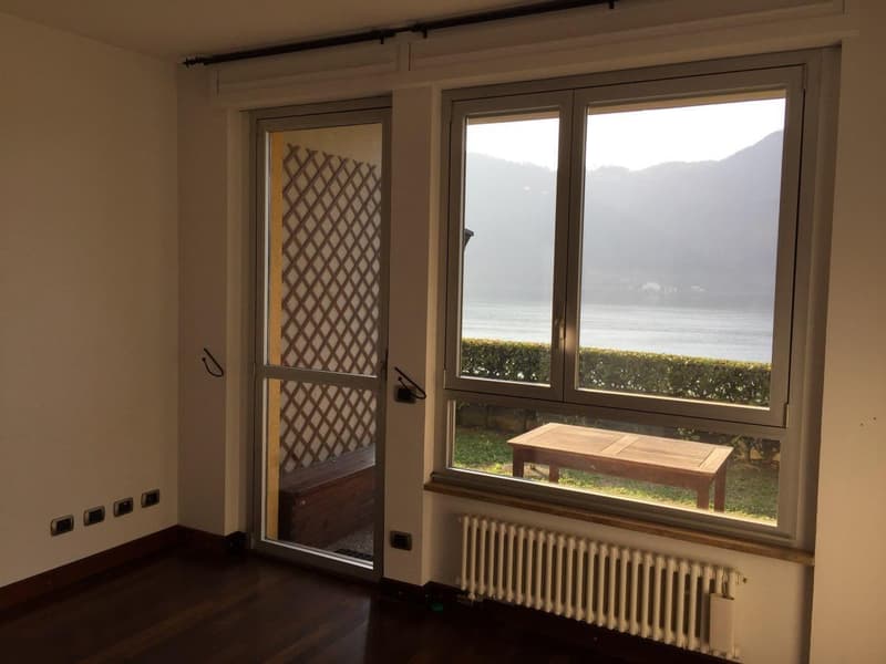 Lakeview pied-à-terre with garden and condominium pool (2)