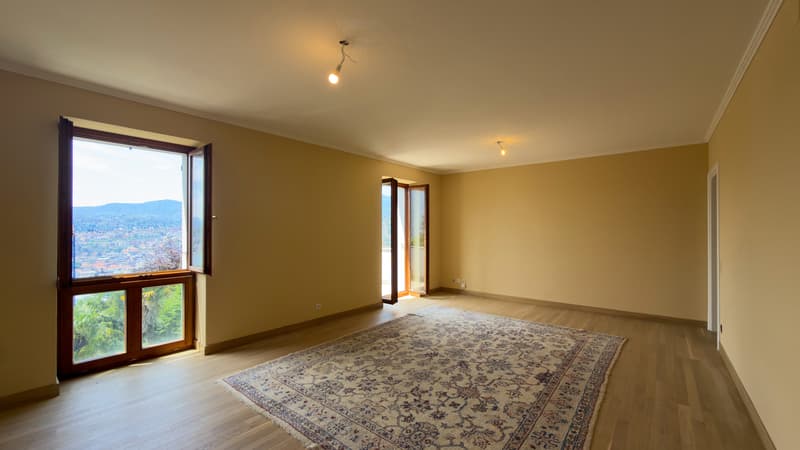 Elegante appartamento con vista mozzafiato (4)