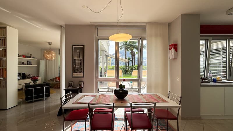 Luminoso appartamento con giardino privato in posizione strategica (3)