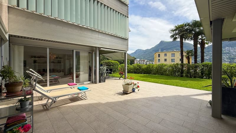 Luminoso appartamento con giardino privato in posizione strategica (12)