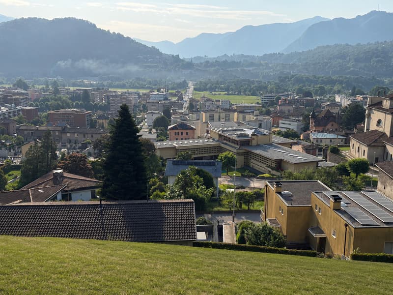 Interessante terreno edificabile in zona ben servita (3)