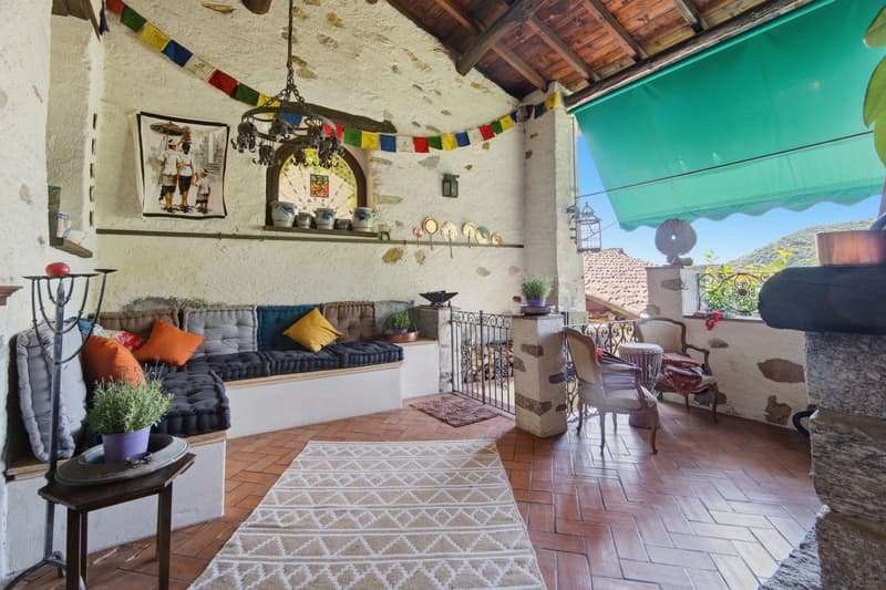 Casa d'epoca con giardino nel nucleo storico di Aranno (3)