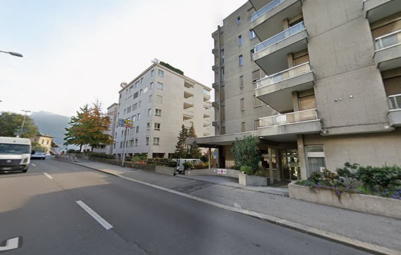 POSTEGGIO VICINO IL CENTRO DI LUGANO (2)