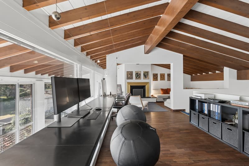 Maisonette su tre livelli e giardino in contesto esclusivo (8)