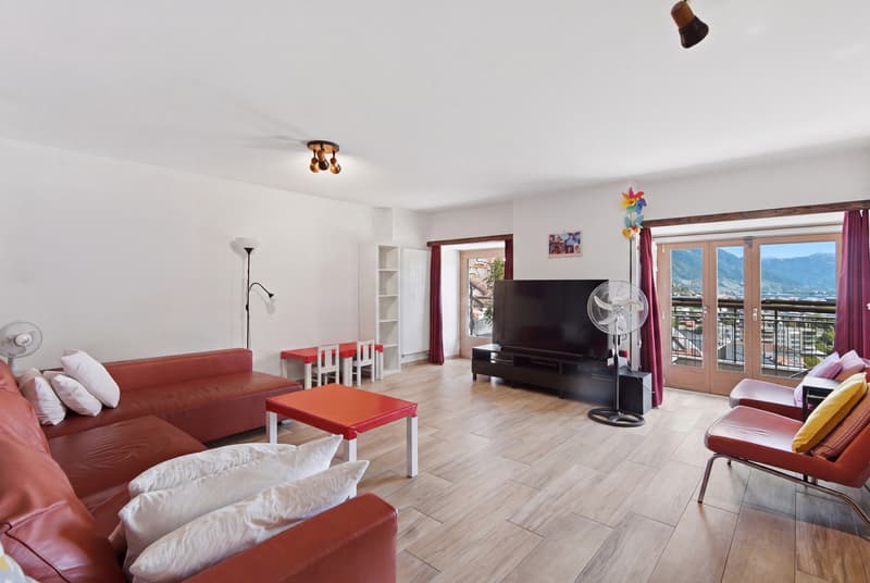 Casa ticinese immersa nella natura (4)