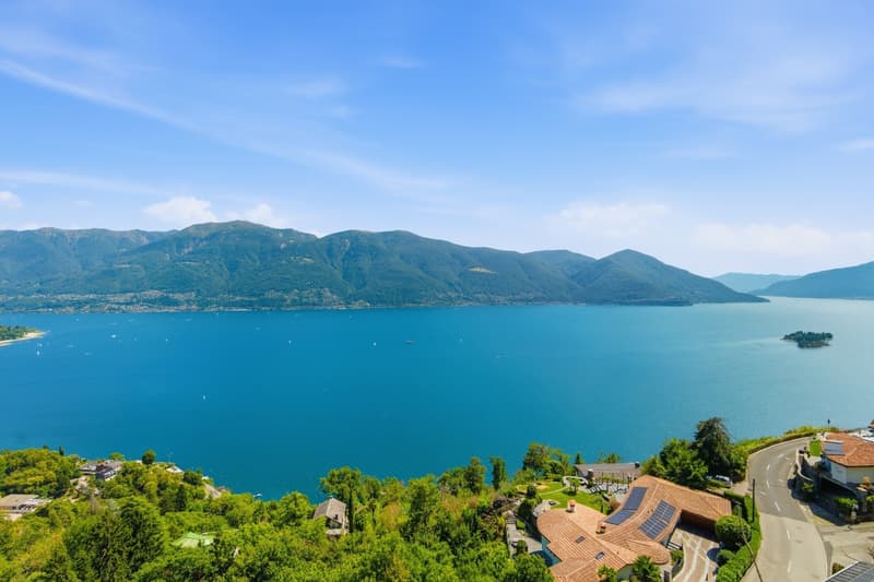Casa da ristrutturare con piscina e vista panoramica sul Lago Maggiore (2)
