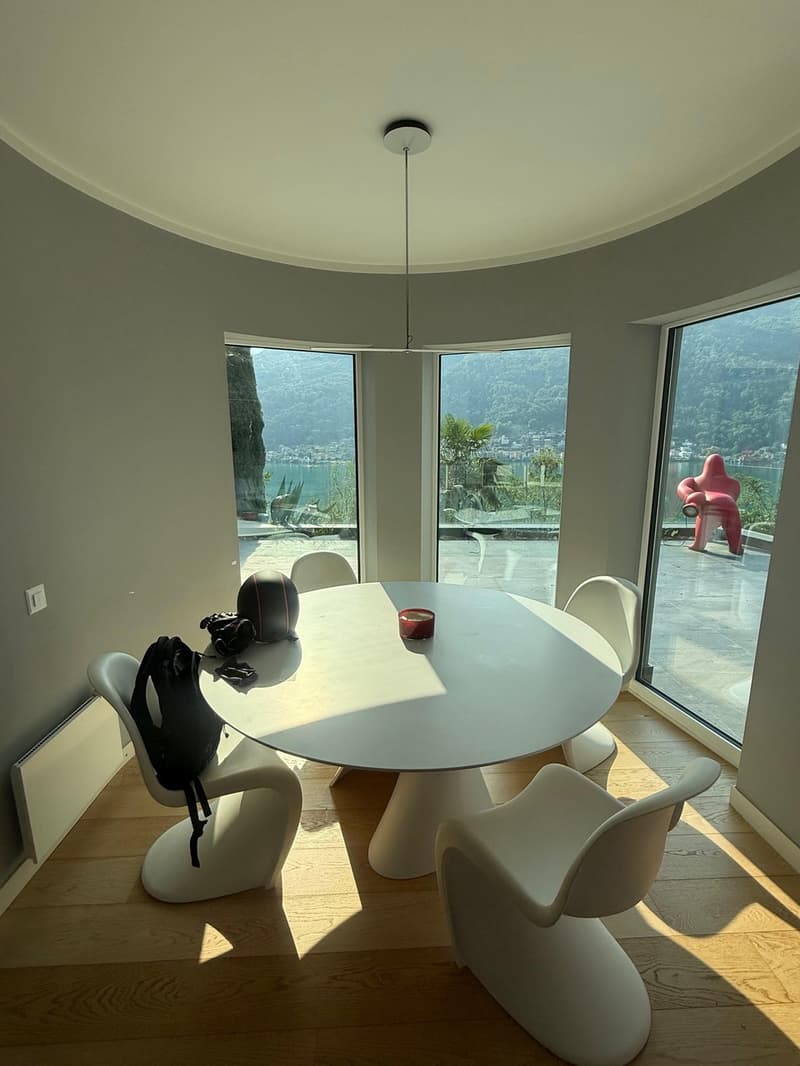 Esclusiva villa di lusso con piscina coperta e vista lago (8)