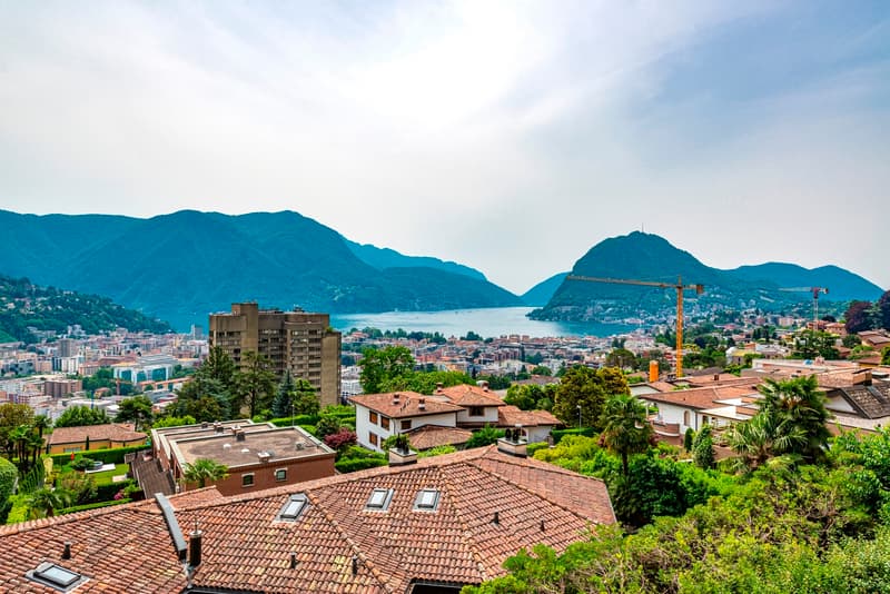 Moderna villa con privacy e stupenda vista lago (2)