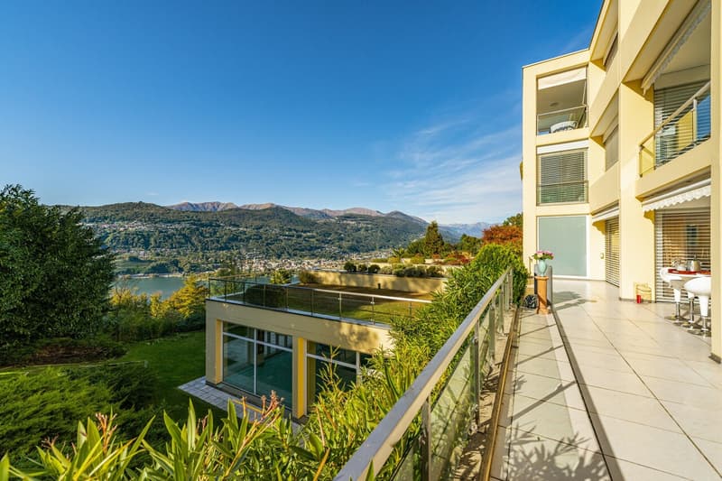 Elegante appartamento con giardino e vista lago, a due passi dal TASIS (4)