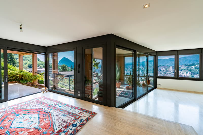Casa moderna con bella vista lago (9)