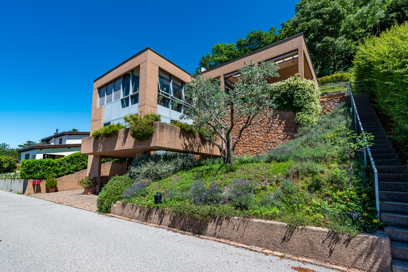Casa moderna con bella vista lago (1)