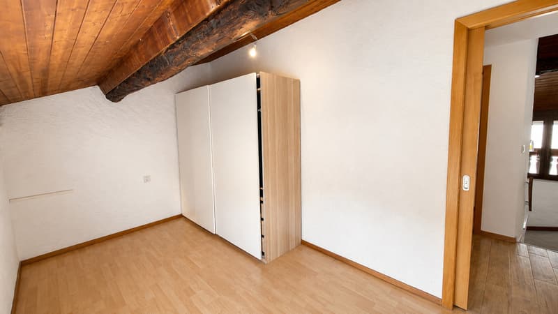 PICCOLA CASA TICINESE NEL NUCLEO DI BRUSINO ARSIZIO (8)