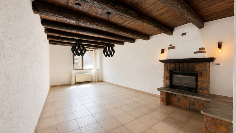 PICCOLA CASA TICINESE NEL NUCLEO DI BRUSINO ARSIZIO (3)