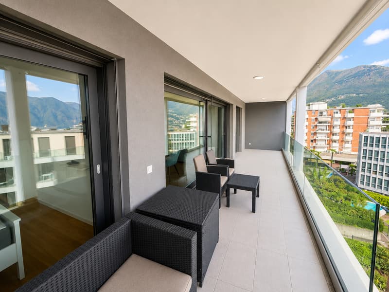 Moderno appartamento vista lago vicino al centro città (4)