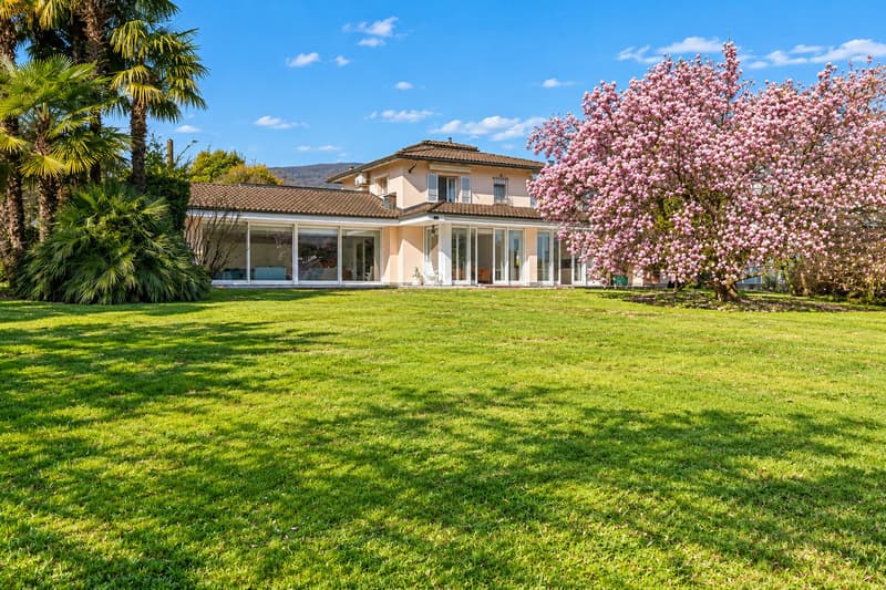 Villa Magnolia: Splendida villa fronte lago a Magliaso (3)