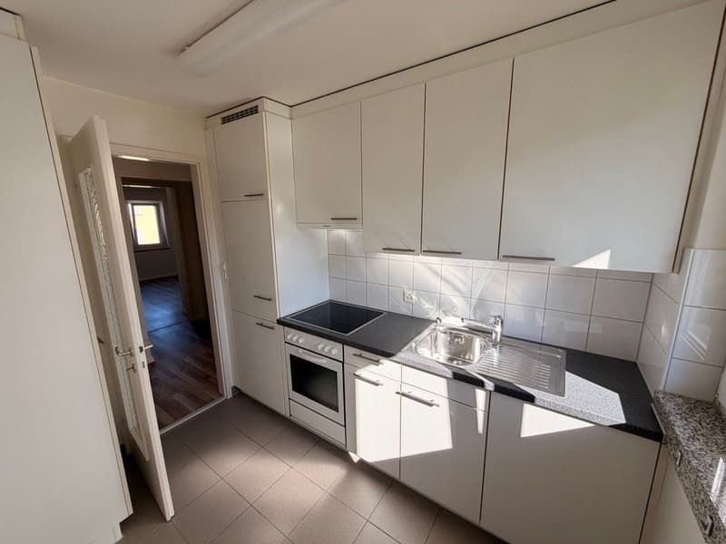 Bright 3-room apartment with balcony in St. Gallen – quiet location (5)