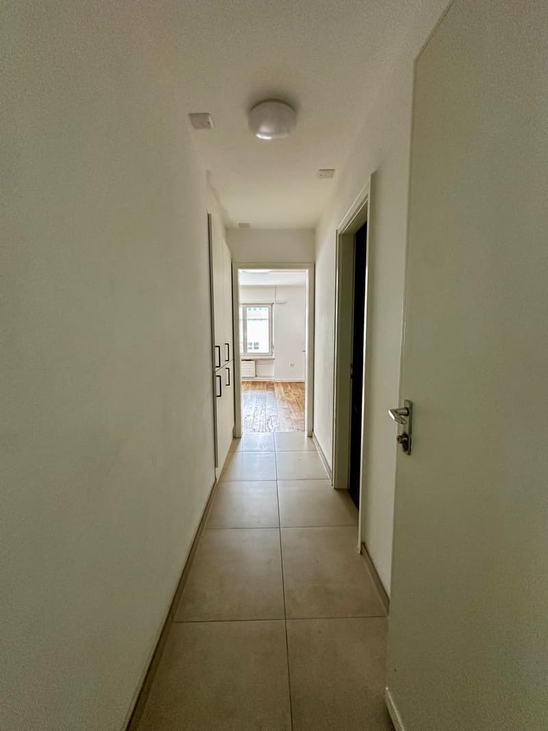 Schöne 1.5-Zimmer-Wohnung im 1.OG, mit grossem Balkon in St. Gallen (3)