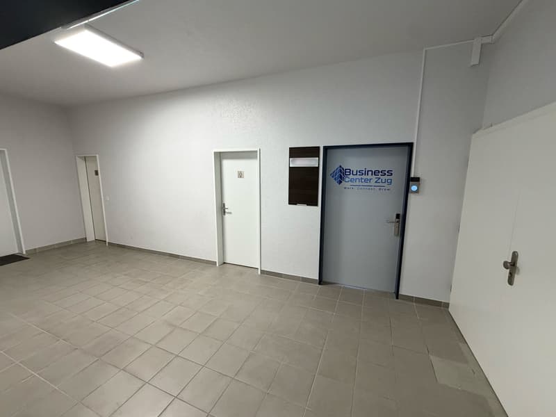 Helles, möbliertes Einzelbüro (18.6 m2) inkl. Domiziladresse & 24/7 Zugang in Cham (3)
