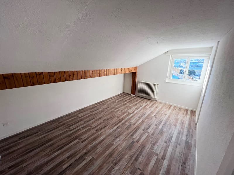 Attraktive 3.0-Zimmer-Dachgeschosswohnung zu vermieten (6)