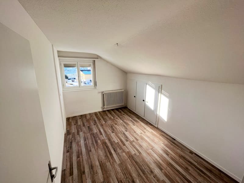 Attraktive 3.0-Zimmer-Dachgeschosswohnung zu vermieten (7)