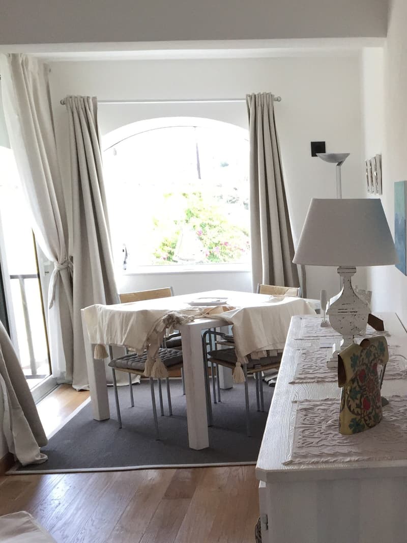 PORTO CERVO (SARDINIEN): ELEGANTES 2.5-ZIMMER-APARTMENT ZUM VERKAUF (6)