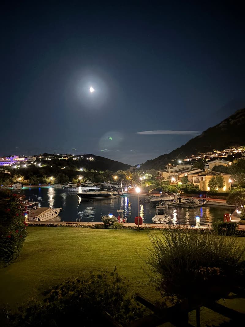 PORTO CERVO (SARDINIEN): ELEGANTES 2.5-ZIMMER-APARTMENT ZUM VERKAUF (12)