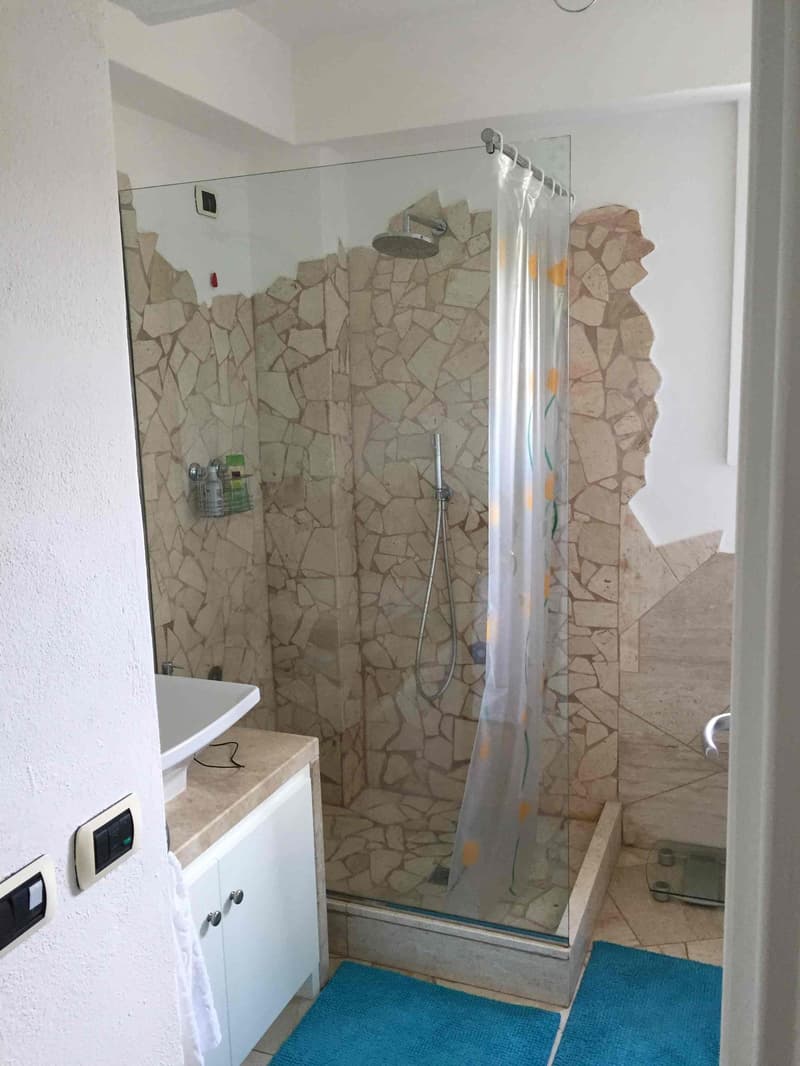 PORTO CERVO (SARDINIEN): ELEGANTES 2.5-ZIMMER-APARTMENT ZUM VERKAUF (9)