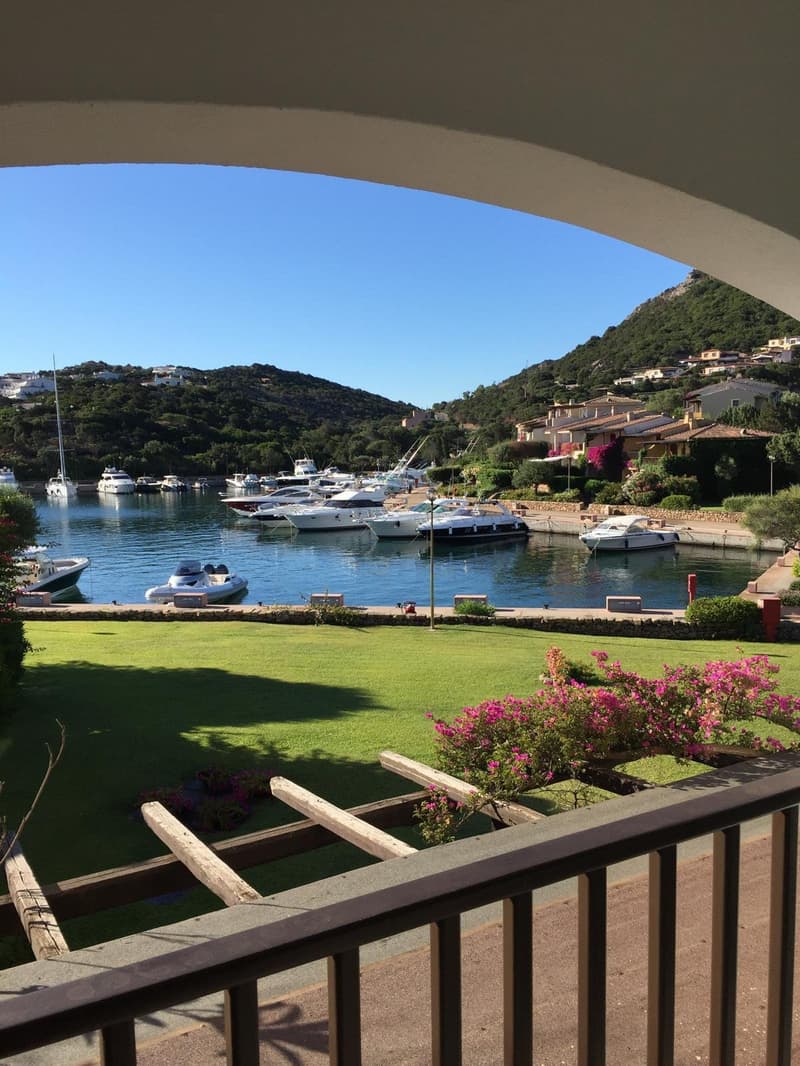 PORTO CERVO (SARDINIEN): ELEGANTES 2.5-ZIMMER-APARTMENT ZUM VERKAUF (11)