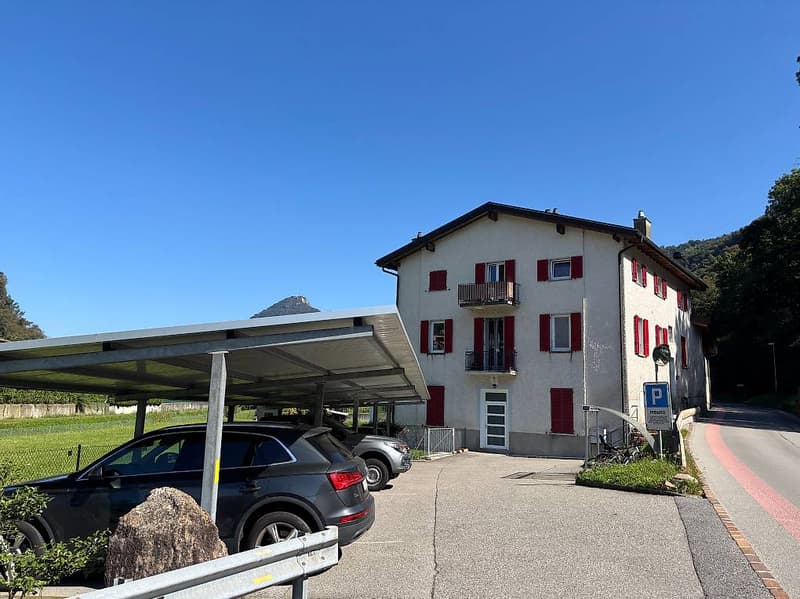 VENDESI STABILE A REDDITO CON TERRENO EDIFICABILE - BARBENGO (2)