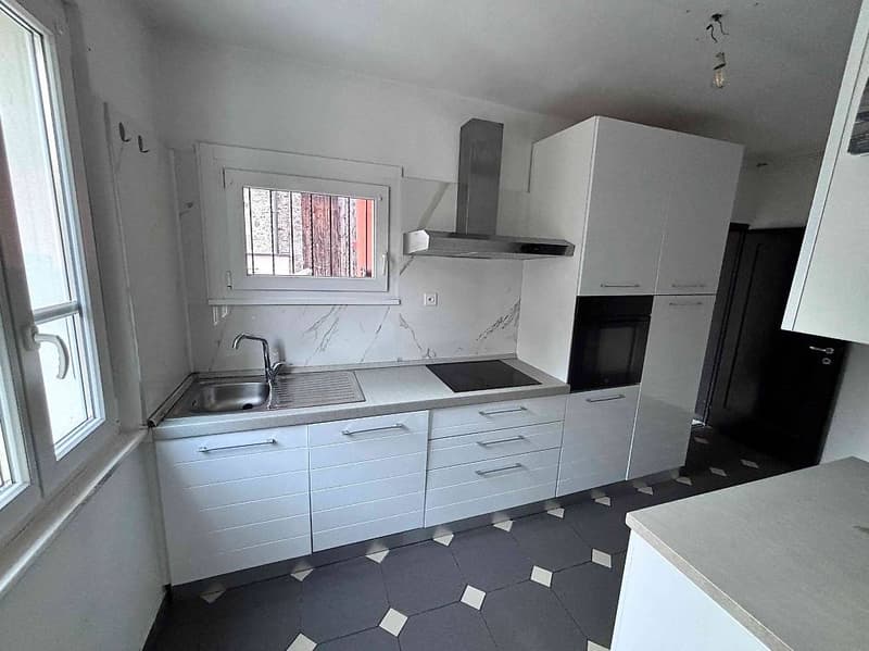 VENDESI CASA UNIFAMILIARE - GNOSCA (BELLINZONA) (2)
