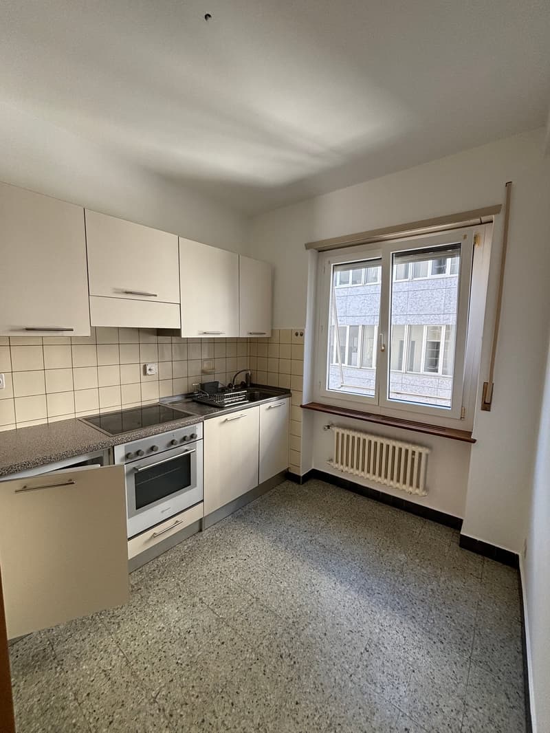 Renting bright 2.5-room apartment in Bellinzona city center (6)