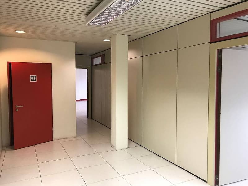 AFFITTASI A CADENAZZO SPAZIO COMMERCIALE DI CA. 130 mq (6)