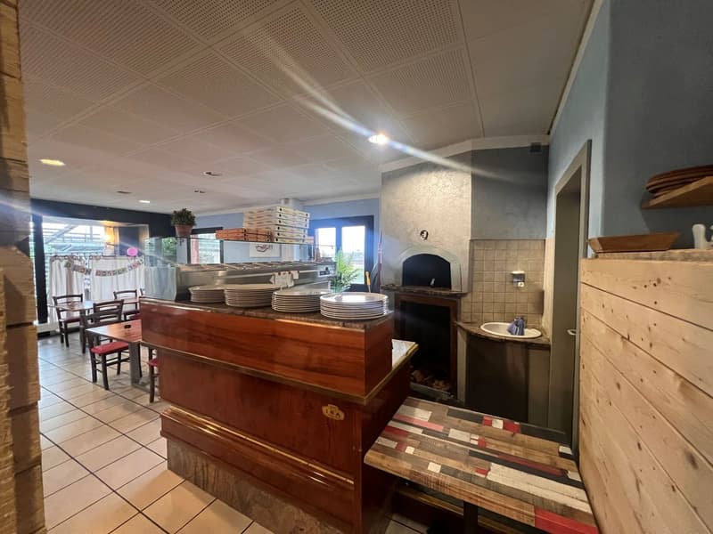 AFFITTASI A CADENAZZO RISTORANTE DI CA. 282 mq (6)