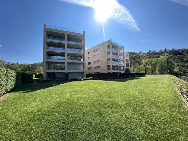 LUGANO-MUZZANO, FRONTE LAGO APPARTAMENTO 2.5 LOCALI CON GIARDINO (2)