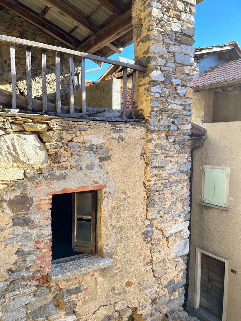 BRENO - Tessiner Haus im Ortskern (zum Renovieren) (6)