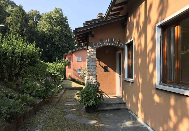 Nel quartiere di Pazzallo, Comune di Lugano, casa unifamiliare (2)
