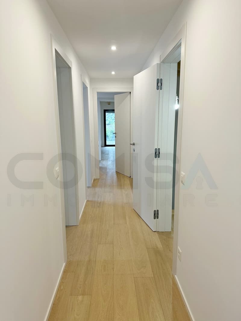 VICO MORCOTE Neue moderne Villa 7.5 Lokale mit Seeblick (7)