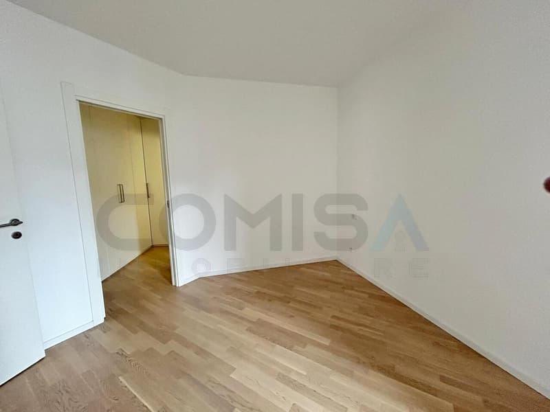 camera padronale con guardaroba e bagno con vasca