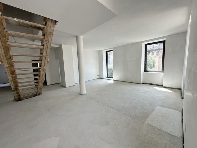CASTAGNOLA Attico duplex 5.5 locali  in villa d'epoca del '800 (2)