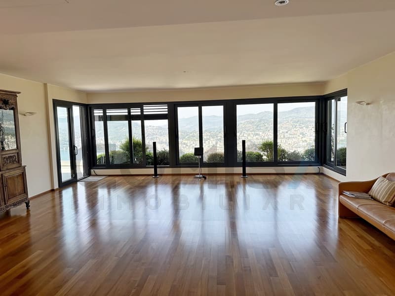 soggiorno vista lago e città