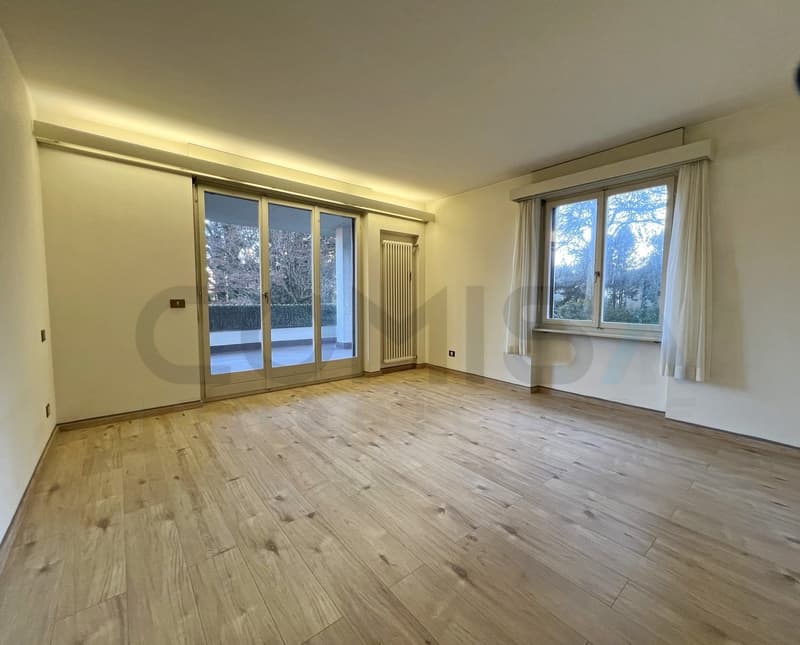camera da letto con accesso alla terrazza / Schlafzimmer mit Zugang zur Terrasse / bedroom with access to the terrace
