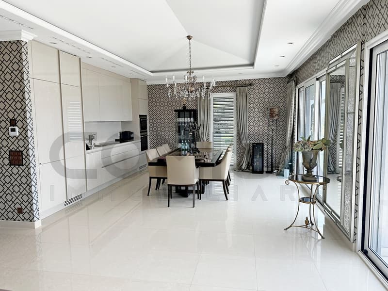 cucina moderna arredata / modern eingerichtete Küche / furnished modern kitchen