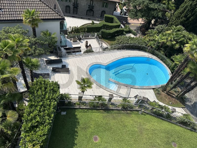 piscina condominiale  / Gemeinschaftspool  / condominium pool