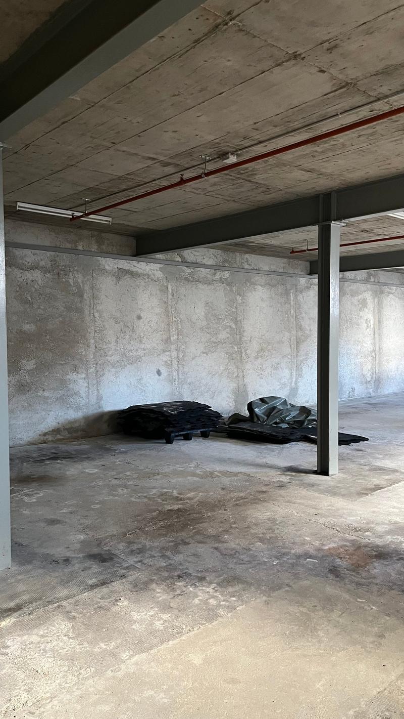 Deposito/Magazzino di 165 mq con parcheggio a Balerna (5)