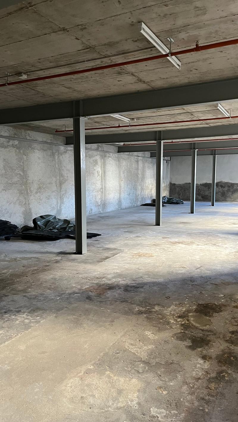 Deposito/Magazzino di 165 mq con parcheggio a Balerna (4)