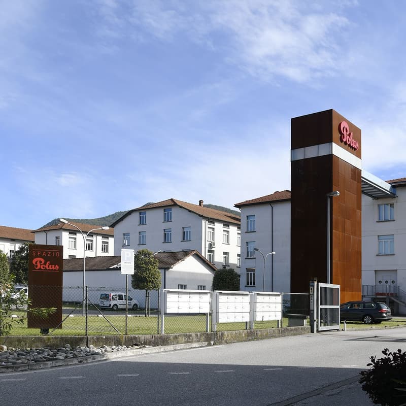Modern office in strategic location in Balerna (2)