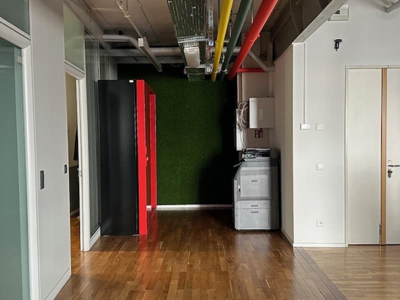 Helles Büro von 136 m² zur Miete im Spazio Polus – Balerna (2)