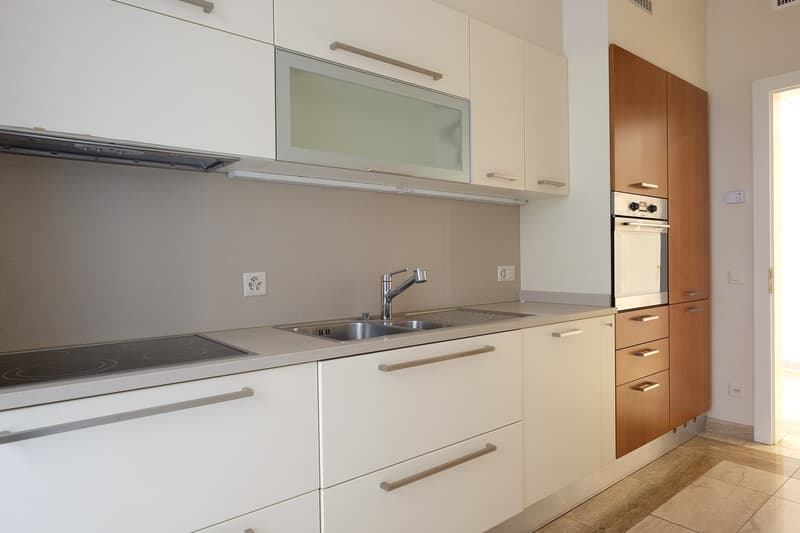 Location d'un appartement de haut standing, lungolago de Lugano, 2e étage (16)