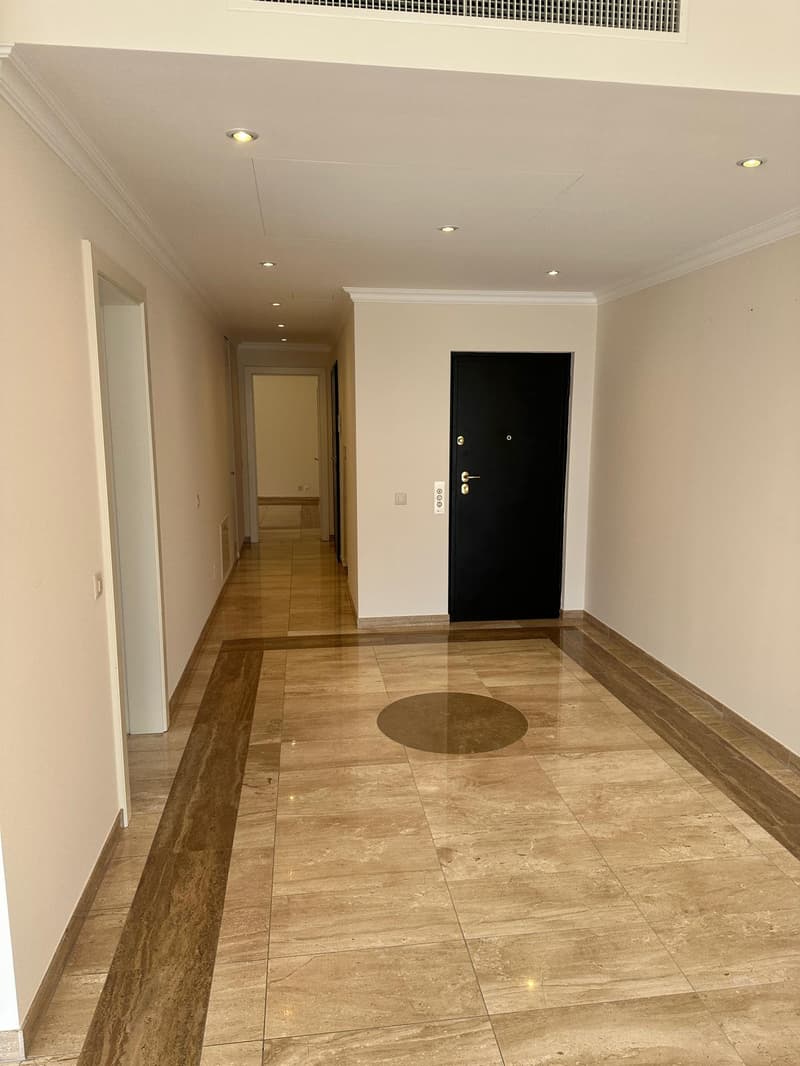 Affittasi appartamento di alto standing, lungolago Lugano al 3° Piano (26)